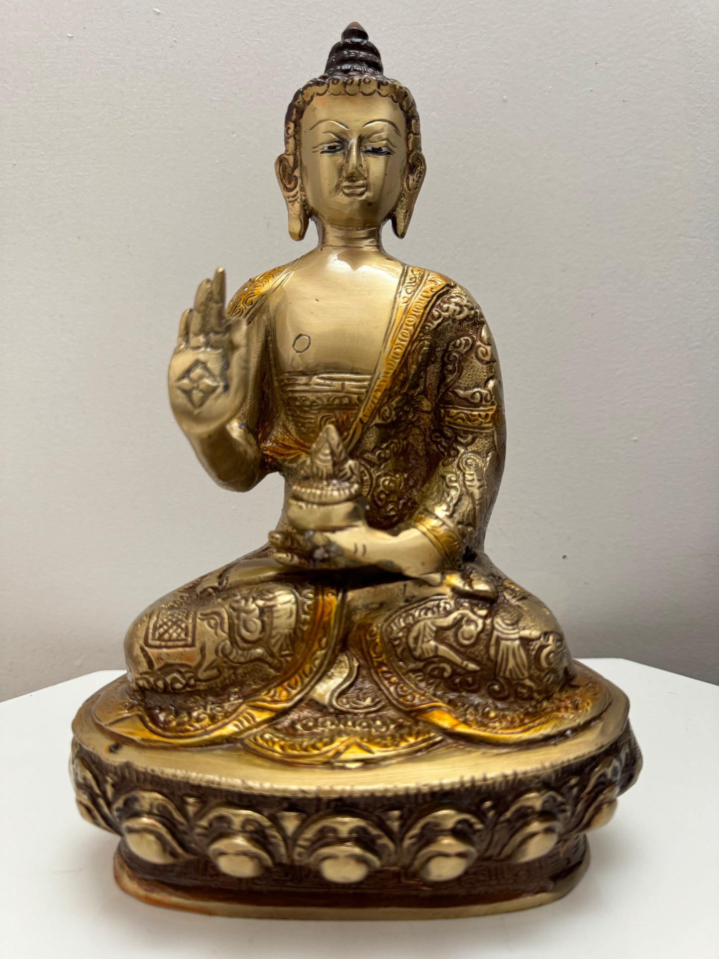 Sitting Buddha Statue