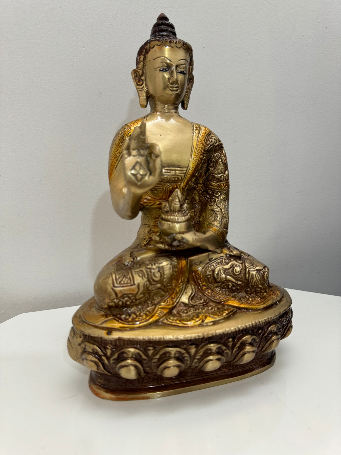 Sitting Buddha Statue